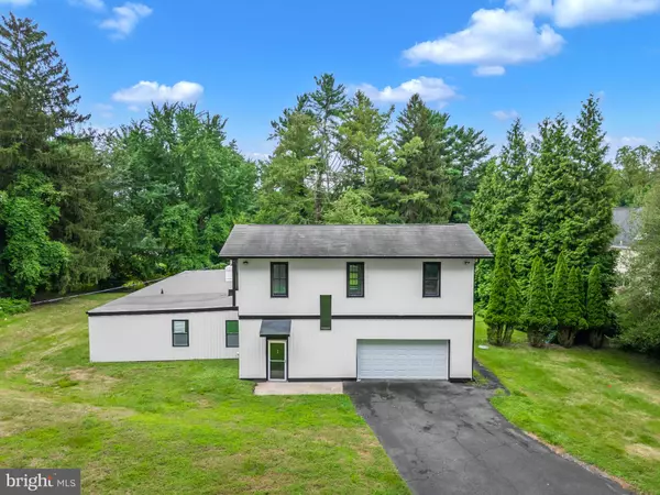 Jenkintown, PA 19046,933 FOX CHASE RD