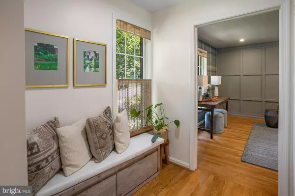 Mclean, VA 22102,1212 OLD STABLE RD