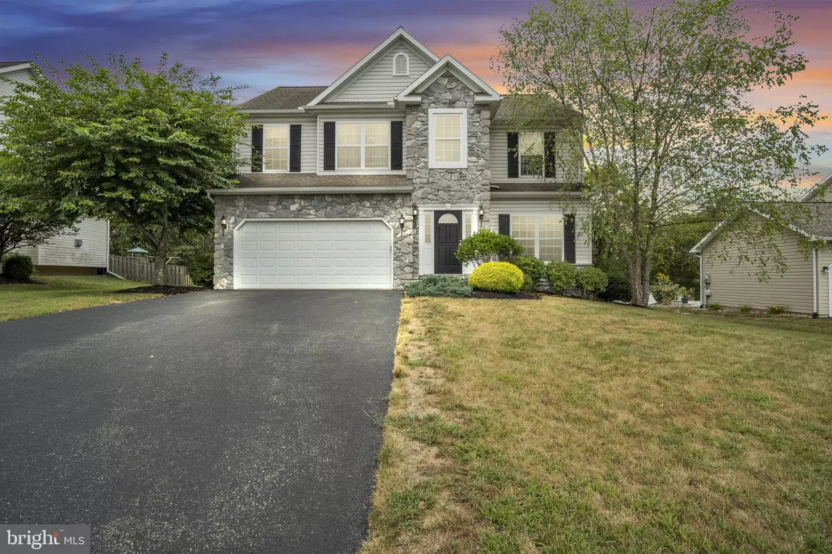 Carlisle, PA 17013,215 WEST VW