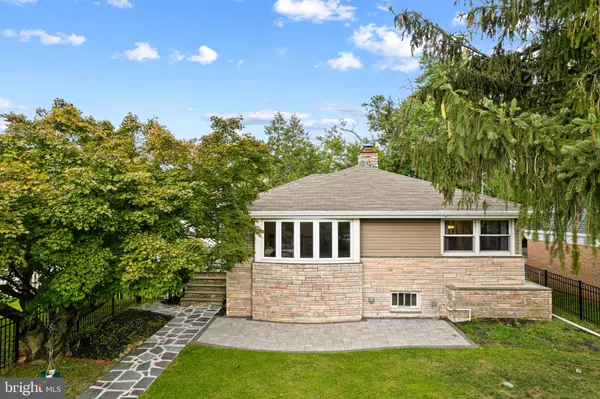 Audubon, NJ 08106,212 CRYSTAL LAKE AVE