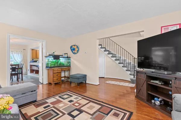 Springfield, VA 22152,8210 CARRLEIGH PKWY #6