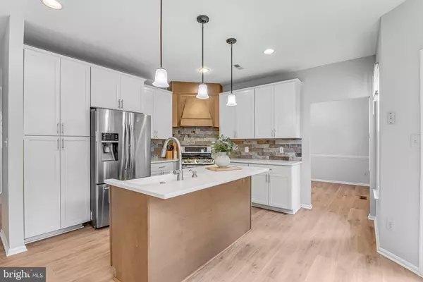 Chantilly, VA 20152,25843 PRIESTERS POND DR