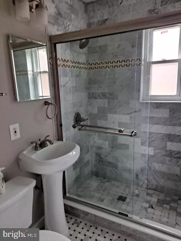 Falls Church, VA 22044,3063 PATRICK HENRY DR #102