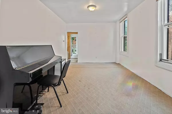 Baltimore, MD 21218,2145 HARFORD RD