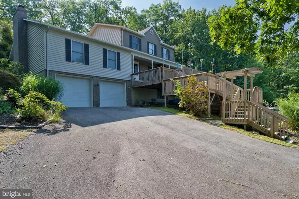 Hedgesville, WV 25427,207 RHODODENDRON DR