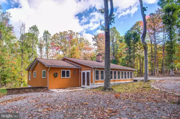 Bluemont, VA 20135,558 HEMLOCK LN
