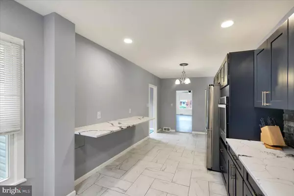 Shillington, PA 19607,44 N WYOMISSING AVE
