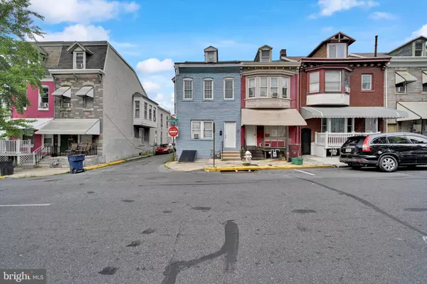 Reading, PA 19601,1027 WALNUT ST