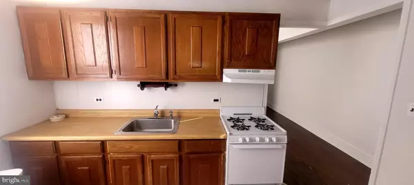 Philadelphia, PA 19145,2243 S LAMBERT ST #1