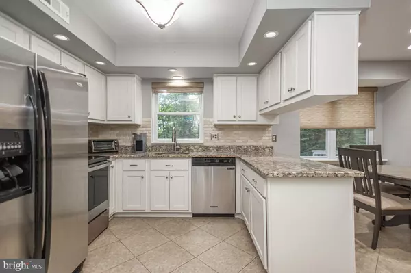 Feasterville Trevose, PA 19053,935 EDGEWOOD LN