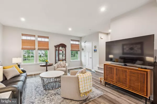 Cinnaminson, NJ 08077,156 HELEN DR