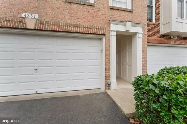 Dumfries, VA 22025,4357 PALTON DR