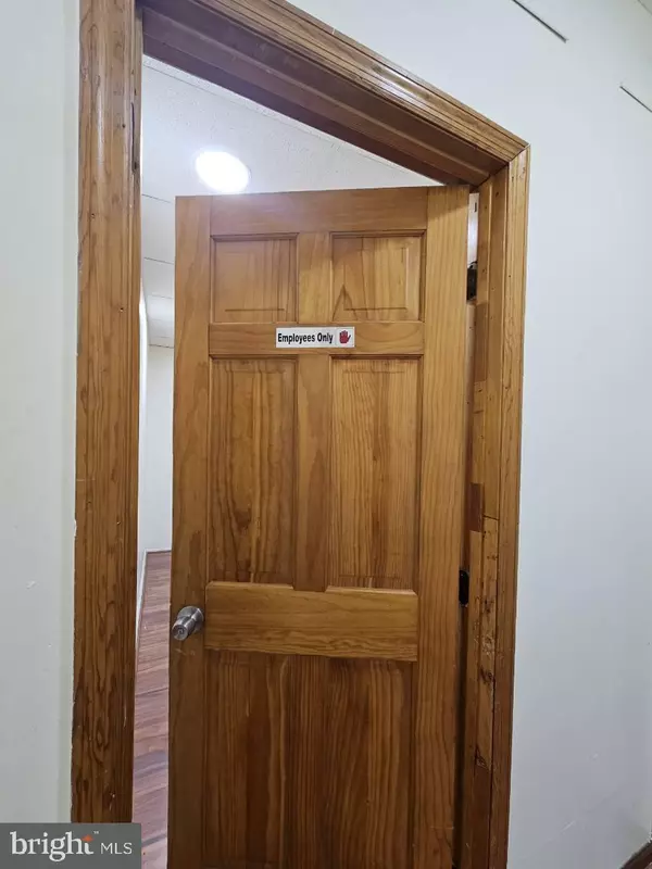 Philadelphia, PA 19120,5708 N 5TH ST