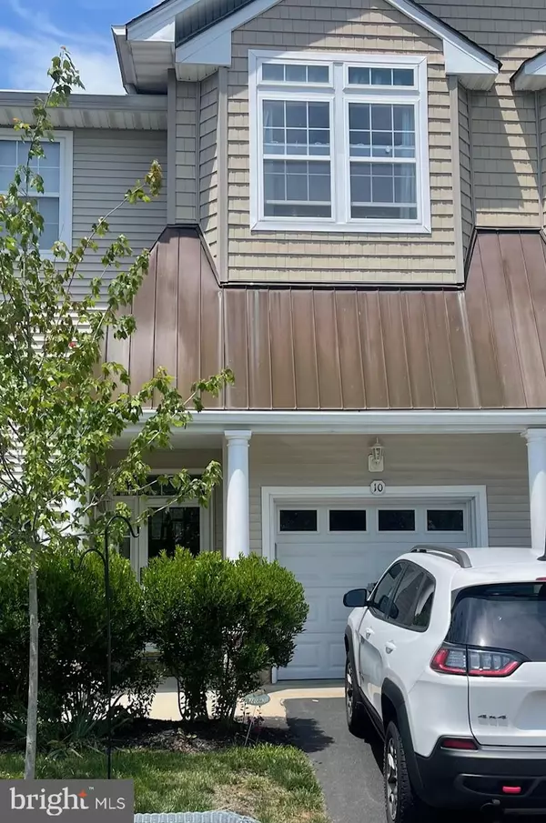 10 WINDWARD DR, Manahawkin, NJ 08050