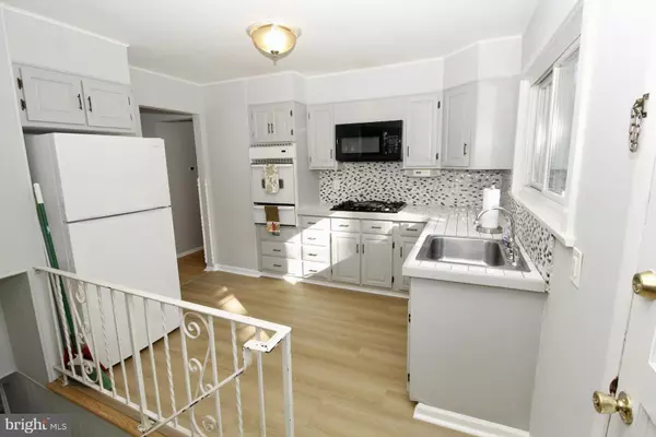 Hamilton, NJ 08620,16 AMSTERDAM RD