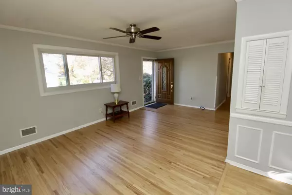 Hamilton, NJ 08620,16 AMSTERDAM RD