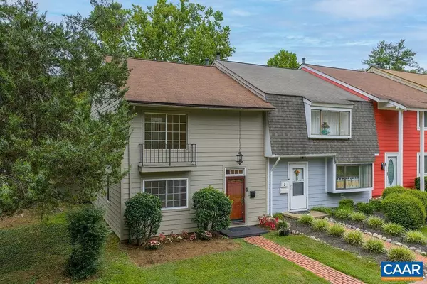 1 WOODLAKE DR, Charlottesville, VA 22901
