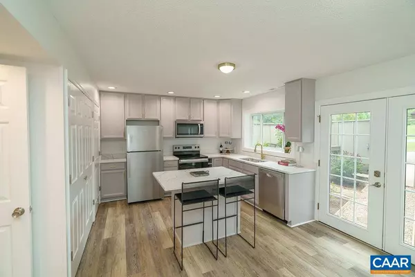 Charlottesville, VA 22901,1 WOODLAKE DR