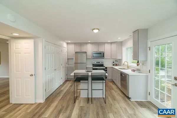 Charlottesville, VA 22901,1 WOODLAKE DR