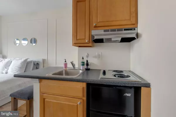 Philadelphia, PA 19107,1324 LOCUST ST #1523
