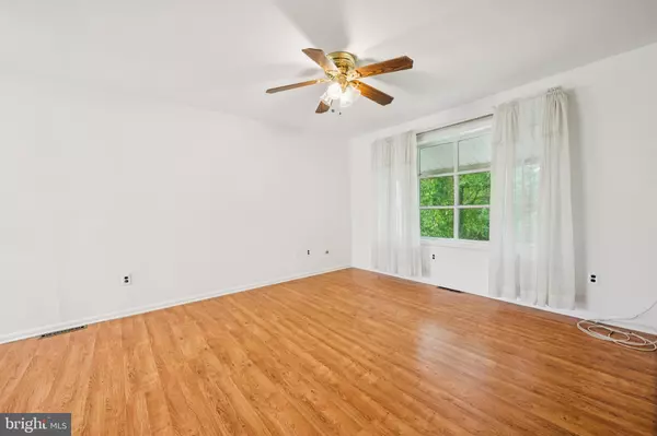 Hammonton, NJ 08037,204 E FLEMING PIKE