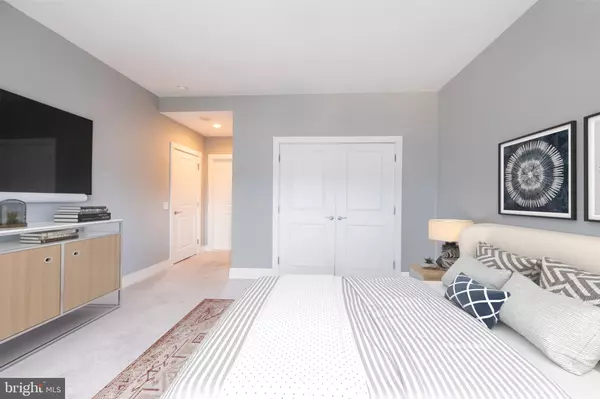 Philadelphia, PA 19102,50 S 16TH ST #4504