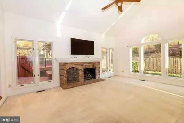 Fairfax Station, VA 22039,7981 OAK BRIDGE LN