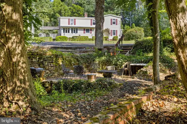 Cream Ridge, NJ 08514,106 HOLMES MILL RD