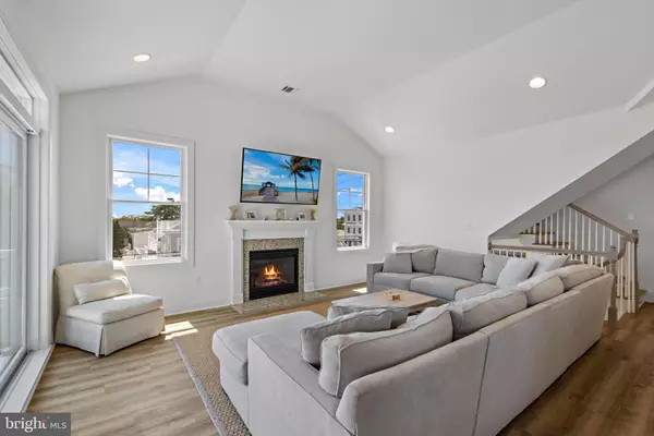 Surf City, NJ 08008,125 N 11TH ST