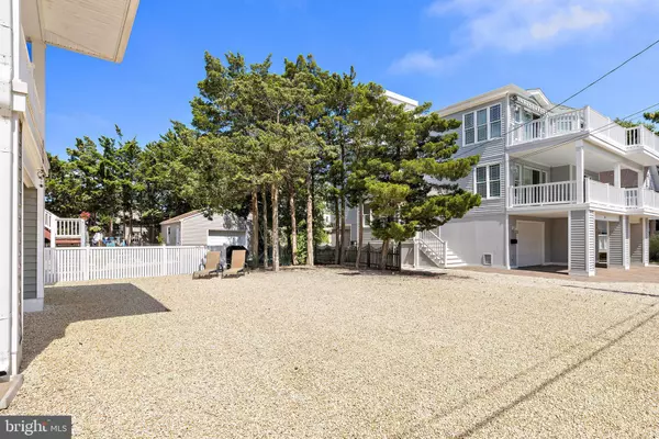 Surf City, NJ 08008,125 N 11TH ST