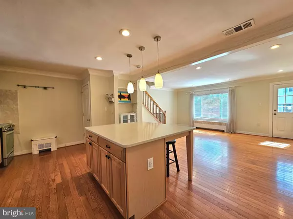 Alexandria, VA 22305,3109 MOSBY ST