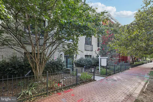 Washington, DC 20002,315 G ST NE #304