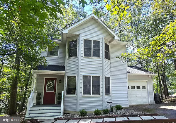 100 GREENBRIAR CIR, Cross Junction, VA 22625