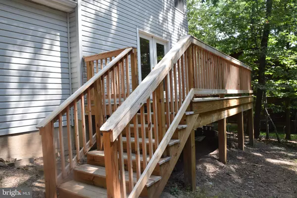 Cross Junction, VA 22625,100 GREENBRIAR CIR