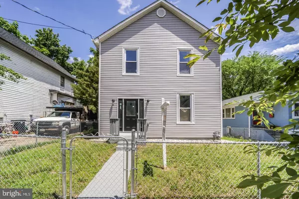 Mount Rainier, MD 20712,3713 35TH ST