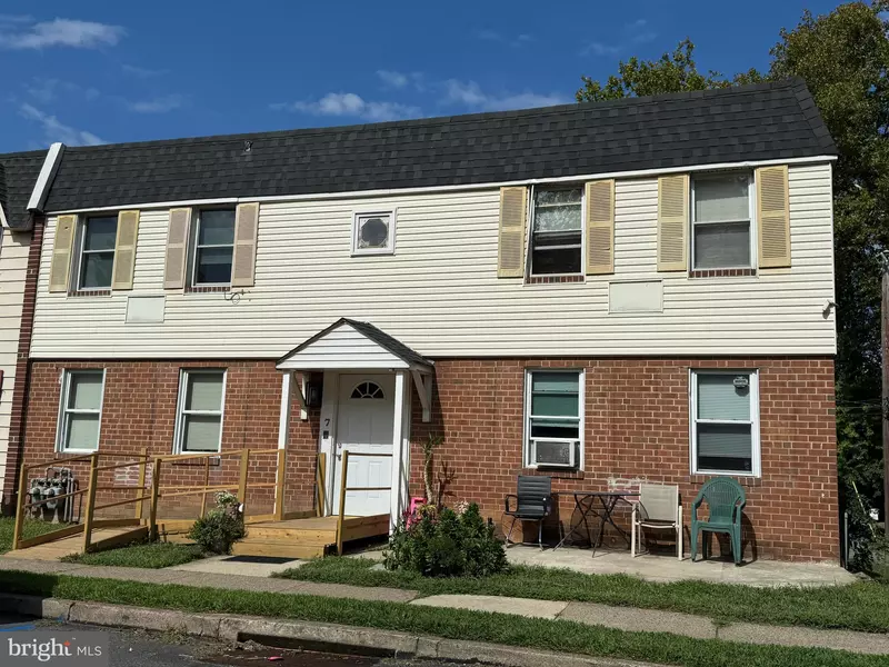 7 BRIGHTON VILLAGE DR, Broomall, PA 19008