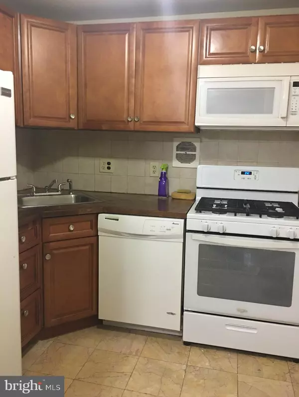 Broomall, PA 19008,7 BRIGHTON VILLAGE DR