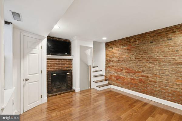 Philadelphia, PA 19147,813 KATER ST #B