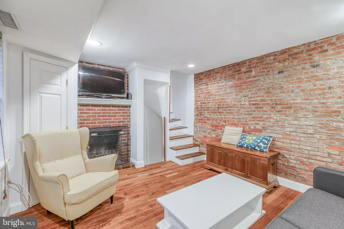 Philadelphia, PA 19147,813 KATER ST #B