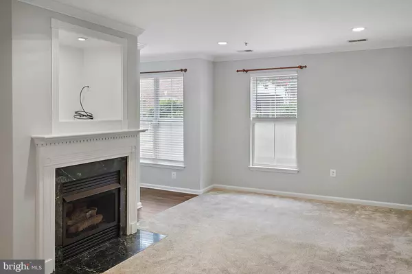 Alexandria, VA 22304,5116 DONOVAN DR #105