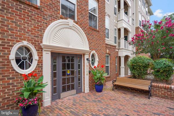 5116 DONOVAN DR #105, Alexandria, VA 22304