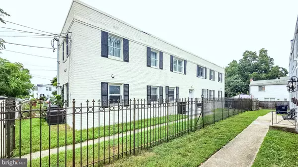 Washington, DC 20019,4610 KANE PL NE #201