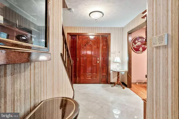 Marlton, NJ 08053,13 CHELSEA CT