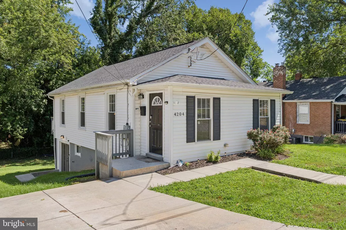 Capitol Heights, MD 20743,4204 URN ST