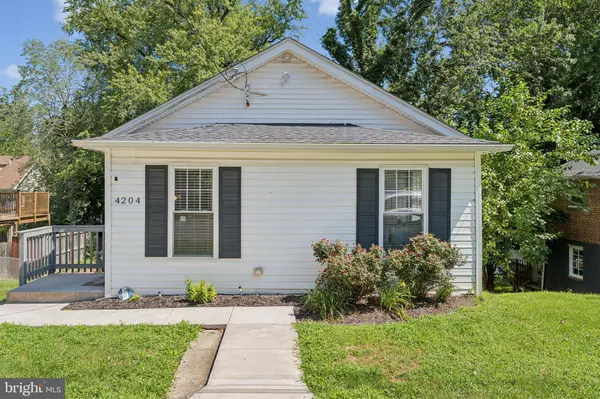 Capitol Heights, MD 20743,4204 URN ST