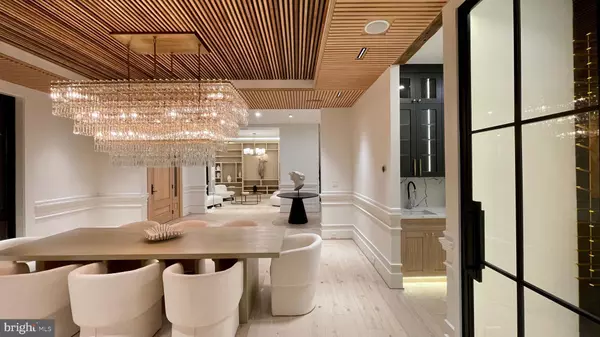 Mclean, VA 22101,1441 WOODACRE DR