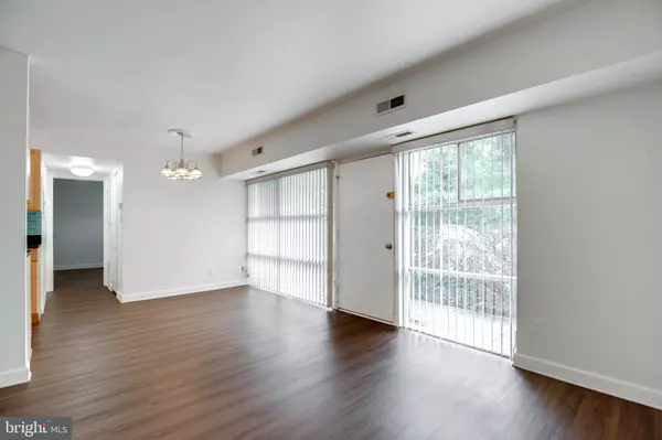 Annandale, VA 22003,4965 AMERICANA DR #104