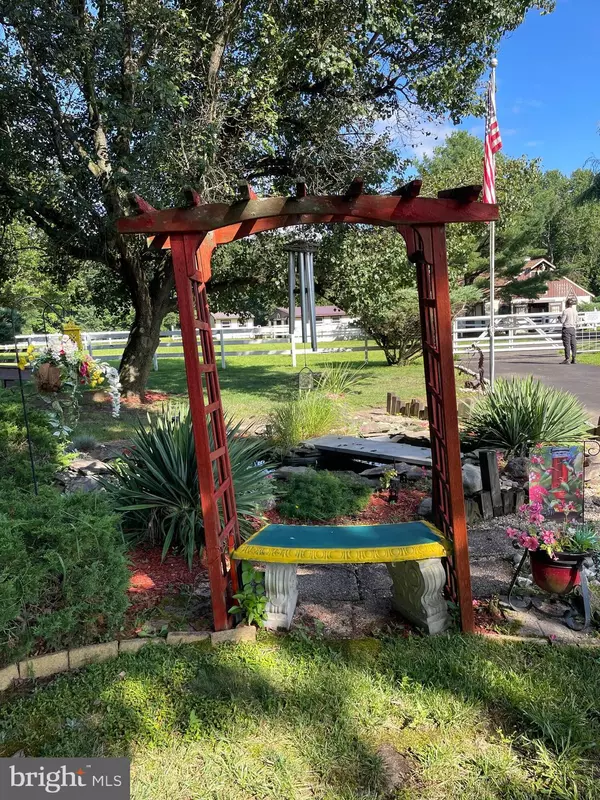 Mount Laurel, NJ 08054,570 WALTON AVE