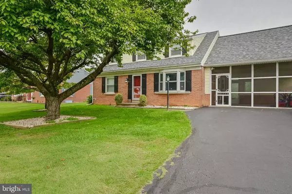 2137 SHAARON DR, Lancaster, PA 17601