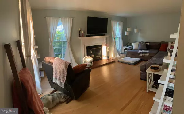 Alexandria, VA 22306,6902 STONEYBROOKE LN